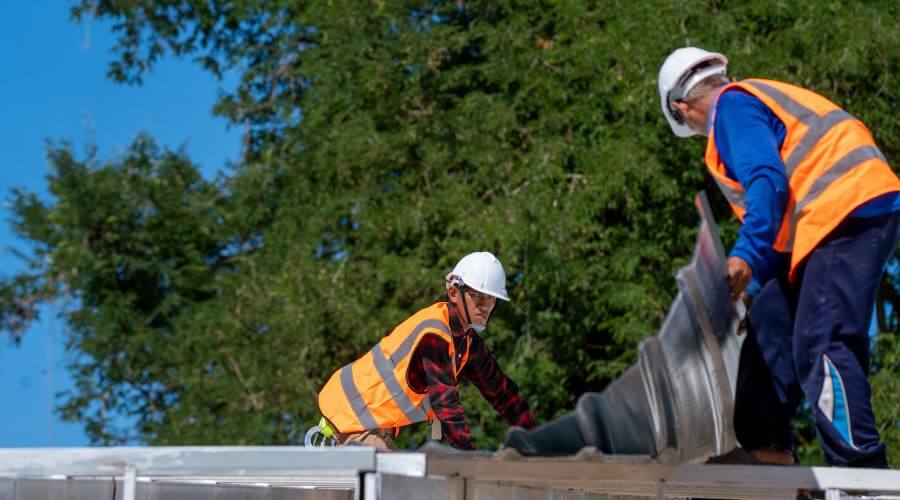 Professional gutter cleaning in Mermentau, LA
